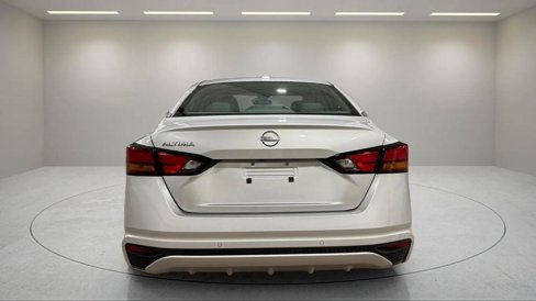 Used 2025 Nissan Altima 2.5 SV image 4