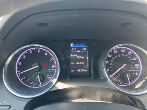 Used 2020 Toyota Camry LE image 21