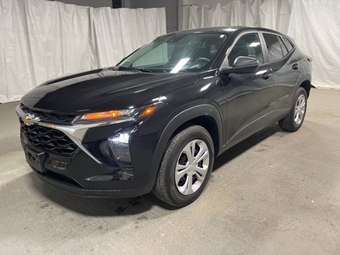 Used 2024 Chevrolet Trax LS image 3