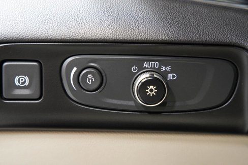 Used 2020 Buick Enclave Essence w/ LPO, Luxury Package image 30