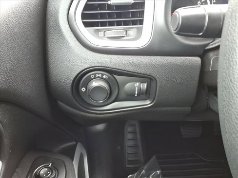 Used 2019 Jeep Renegade Sport w/ UConnect 7.0 Group image 16