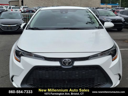 Used 2021 Toyota Corolla LE image 8