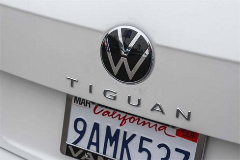 Used 2022 Volkswagen Tiguan SE R-Line image 11