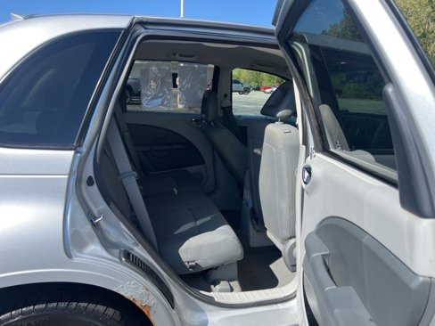 Used 2010 Chrysler PT Cruiser image 14