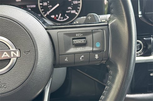 Used 2022 Nissan Pathfinder SV image 39