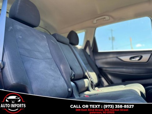 Used 2016 Nissan Rogue SV image 20