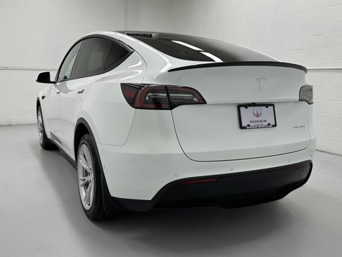 Used 2021 Tesla Model Y Long Range image 8