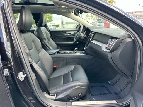 Certified 2024 Volvo S60 B5 Core image 24
