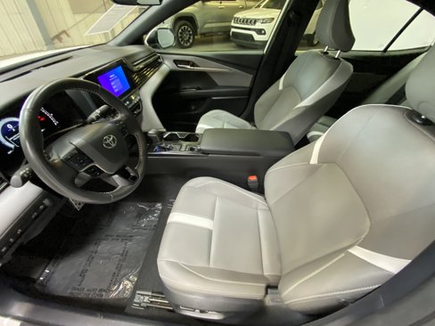 Used 2025 Toyota Camry SE image 23
