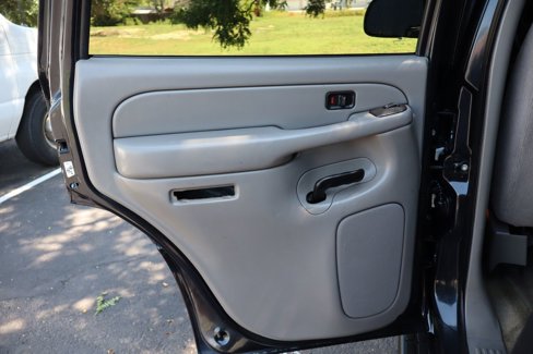 Used 2004 Chevrolet Tahoe LS image 24
