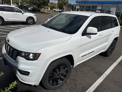 Used 2017 Jeep Grand Cherokee Altitude image 8