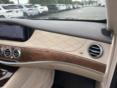 Used 2018 Mercedes-Benz S 560 Sedan image 34