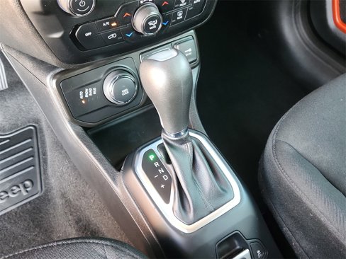 Used 2020 Jeep Renegade Latitude image 23