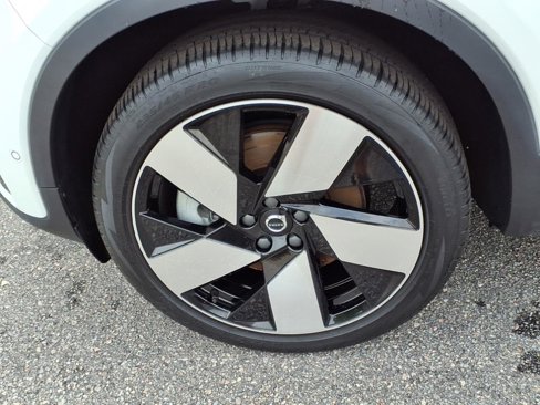 Certified 2024 Volvo C40 P8 Recharge Plus w/ Climate Package image 11