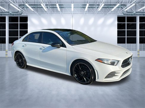 Used 2021 Mercedes-Benz A 220 image 1