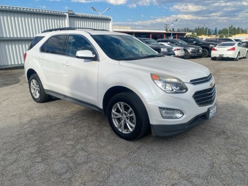Used 2017 Chevrolet Equinox LT w/ Convenience Package image 2
