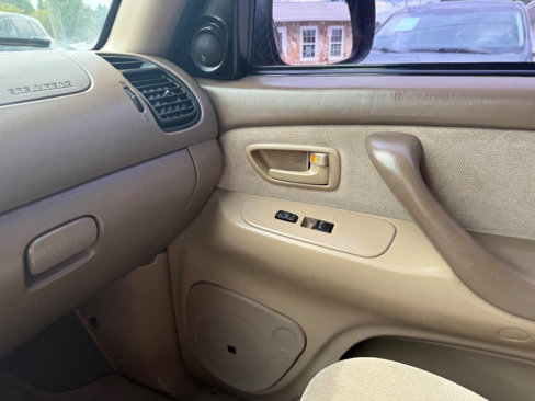Used 2002 Toyota Sequoia SR5 image 21