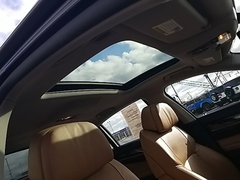 Used 2011 BMW 750i xDrive image 34