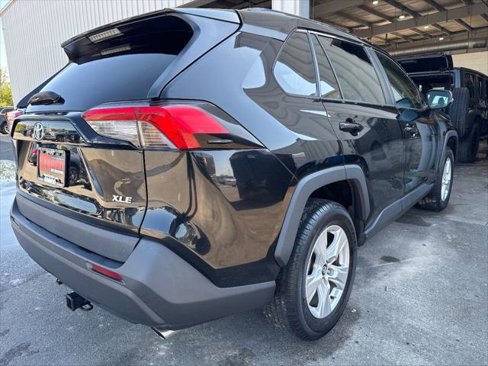 Used 2020 Toyota RAV4 XLE image 5