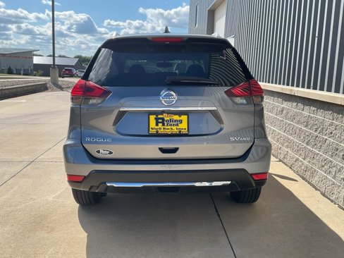 Used 2017 Nissan Rogue SV image 5