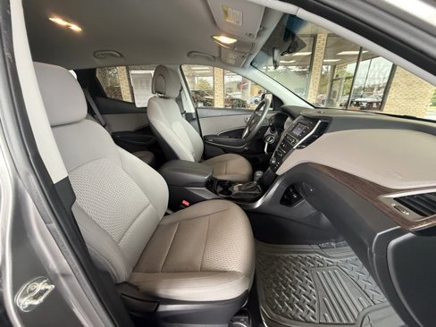 Used 2018 Hyundai Santa Fe Sport image 18