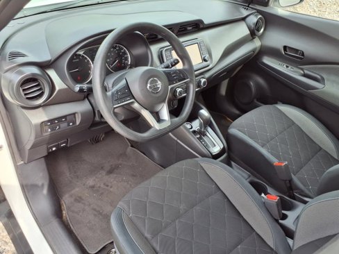 Used 2020 Nissan Kicks S image 6