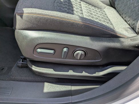 Used 2022 Chevrolet Equinox LT image 11