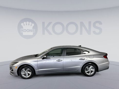 Used 2023 Hyundai Sonata SE image 2