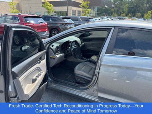Used 2017 Hyundai Elantra Limited image 6