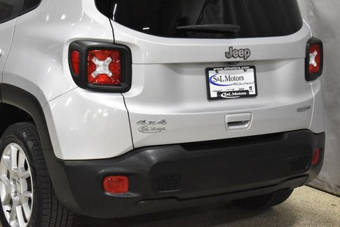 Used 2020 Jeep Renegade Latitude w/ Cold Weather Group image 5