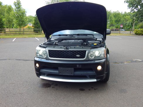 Used 2011 Land Rover Range Rover Sport HSE image 22