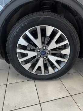 Used 2020 Ford Escape Titanium image 28