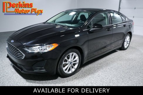 Used 2020 Ford Fusion SE image 1