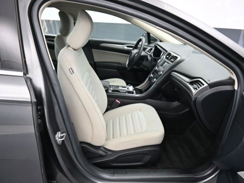 Used 2018 Ford Fusion S image 38