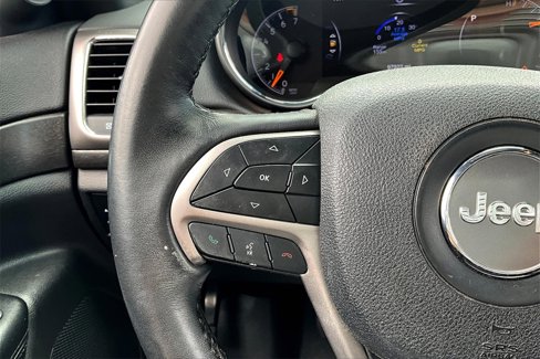 Used 2018 Jeep Grand Cherokee Laredo image 19