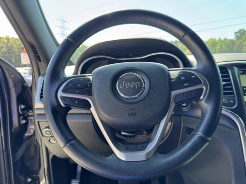 Used 2018 Jeep Grand Cherokee Altitude image 3
