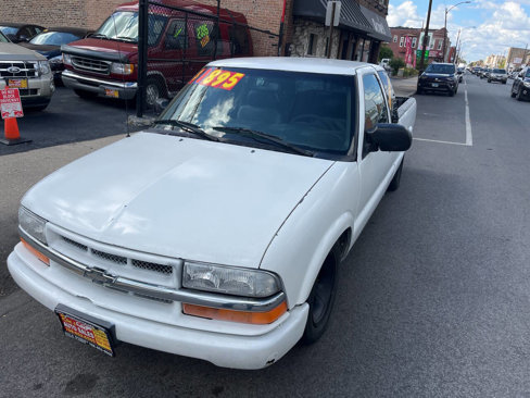Used 2000 Chevrolet S10 Pickup LS w/ Preferred Equipment Group image 8