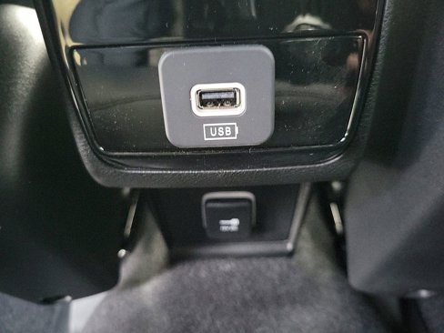 New 2025 Jeep Compass Latitude image 16
