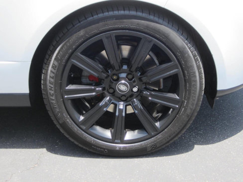 Used 2017 Land Rover Range Rover HSE image 8