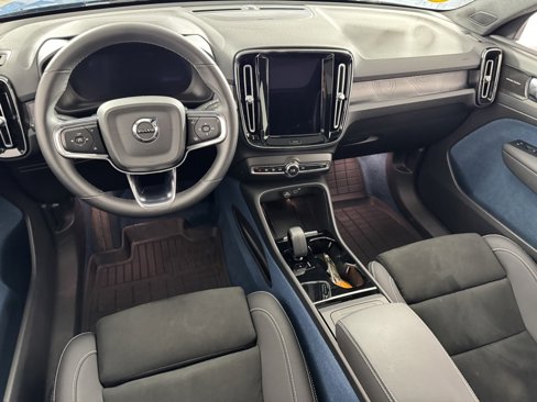 Certified 2023 Volvo XC40 Recharge Ultimate w/ Protection Package Premier image 14