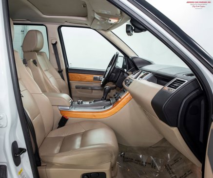 Used 2011 Land Rover Range Rover Sport HSE image 19