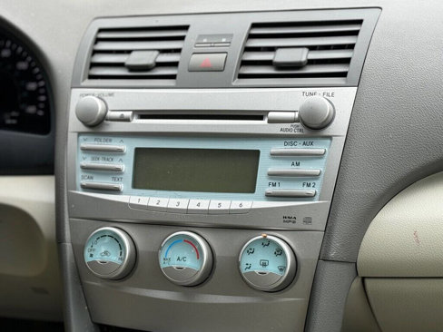 Used 2007 Toyota Camry LE image 14