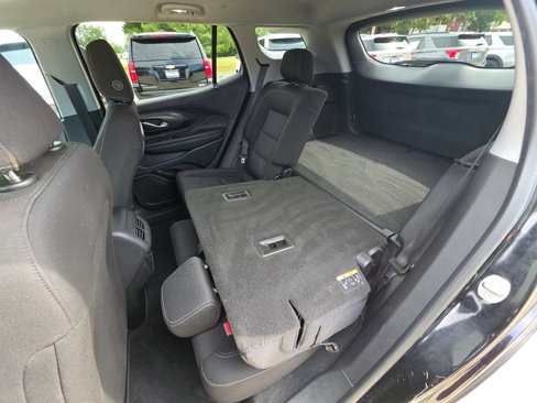 Used 2022 GMC Terrain SLE image 21