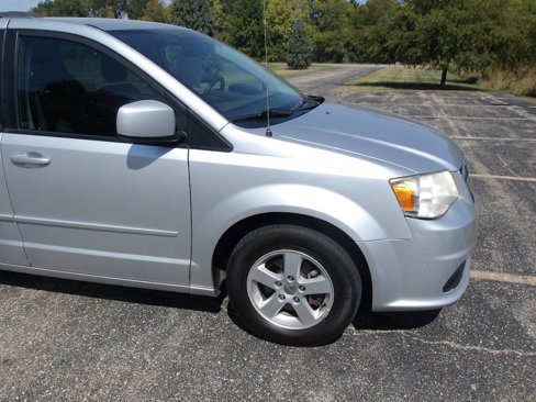 Used 2012 Dodge Grand Caravan SXT w/ Entertainment Group 1 image 32