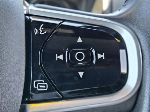 Used 2019 Volvo XC90 T8 Momentum w/ Protection Package image 24