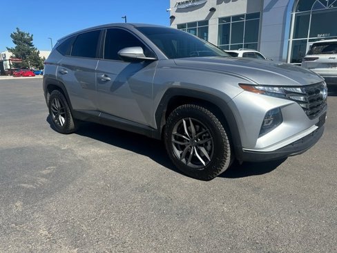 Used 2022 Hyundai Tucson SE image 1