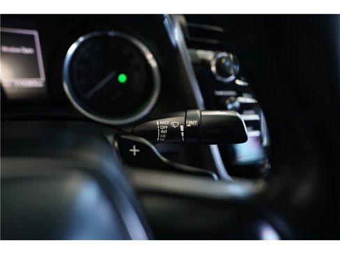 Used 2019 Toyota Camry SE w/ Carpet Mat Package image 25