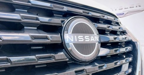 Used 2022 Nissan Kicks SR image 2