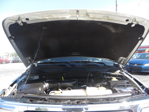 Used 2008 Dodge Nitro SXT image 9