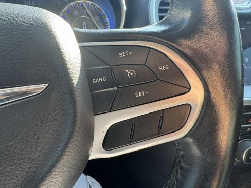 Used 2019 Chrysler 300 Limited image 30